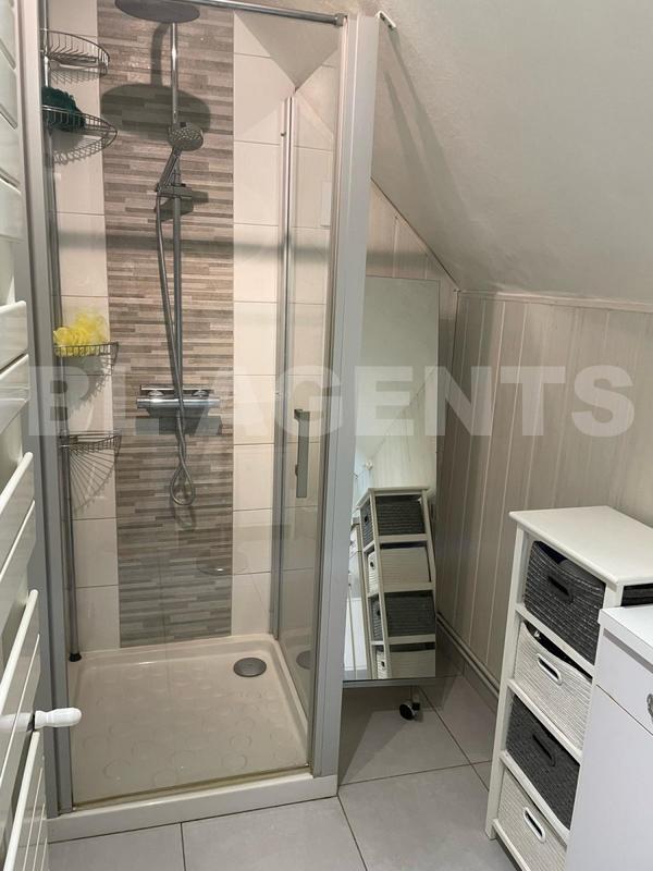 Pavillon - 172 m² - 8 pièces