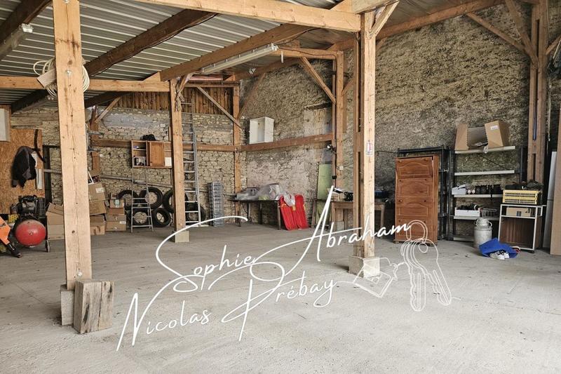 Maison - 242 m² - 7 pièces