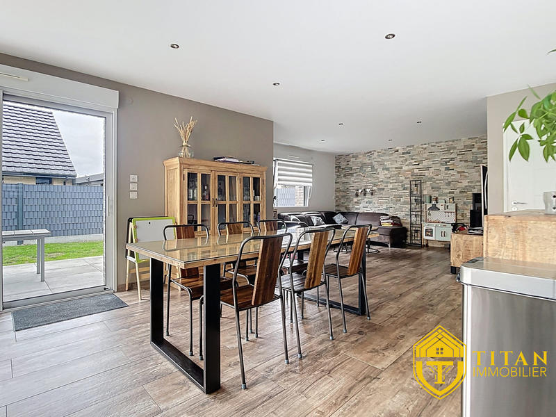 Maison - 101 m² - 5 pièces