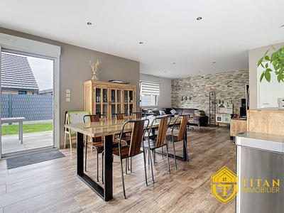 Maison - 101 m² - 5 pièces