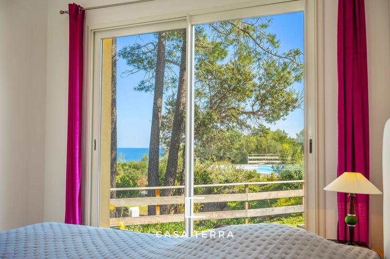 Propriété - 263 m² - 6 pièces