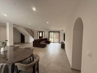 Maison traditionnelle - 140 m² - 6 pièces