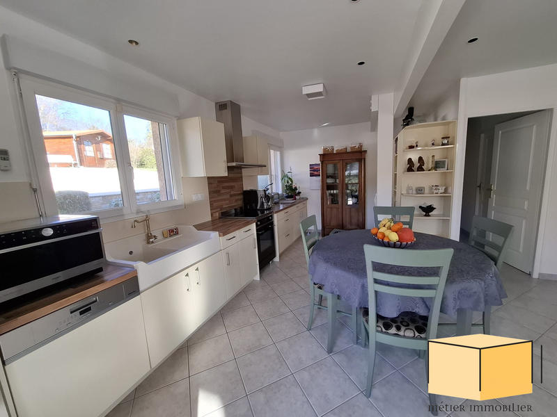 Villa - 140 m² - 8 pièces