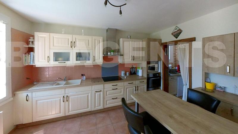 Maison traditionnelle - 152 m² - 8 pièces