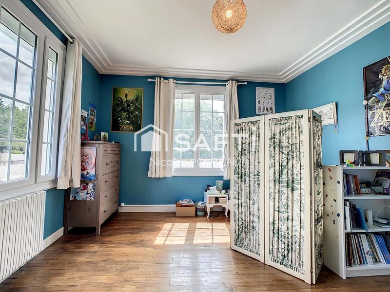 Maison - 240 m² - 9 pièces