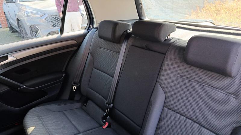 Volkswagen Golf VII 136 35 kWh E-