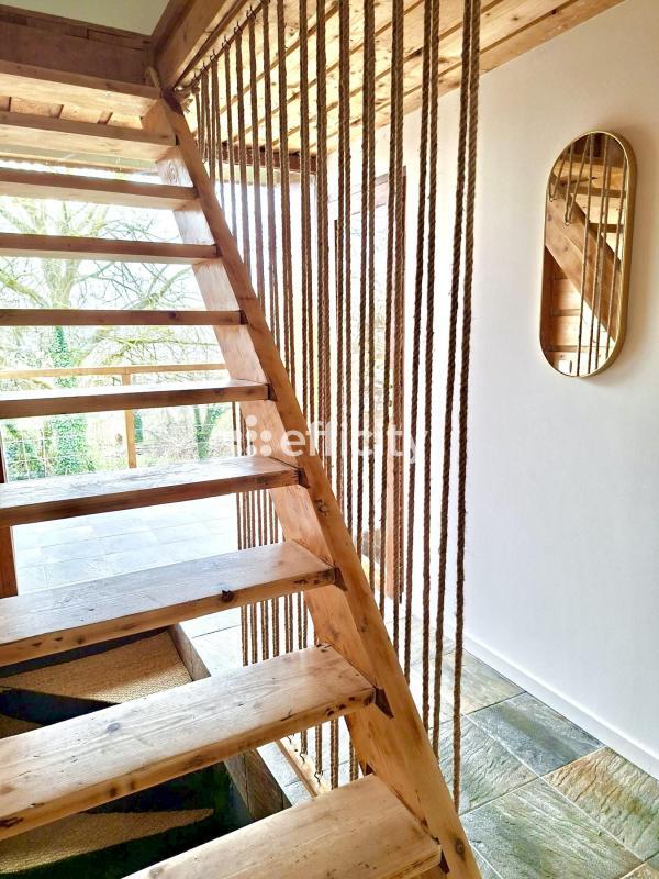 Maison - 215 m² - 10 pièces