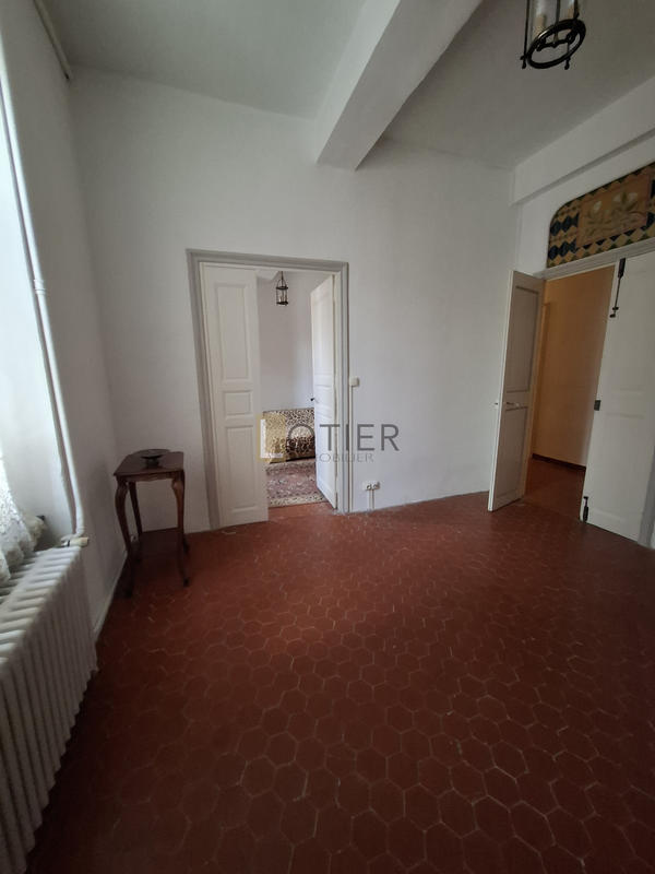 Maison - 300 m² - 10 pièces