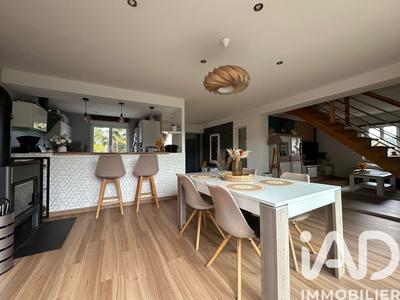 Maison - 98 m² - 5 pièces