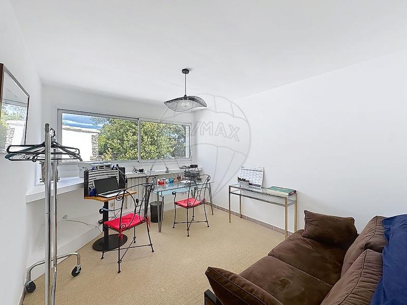 Propriété - 333 m² - 9 pièces