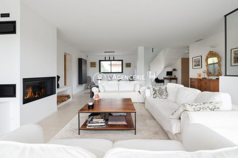 Maison - 170 m² - 5 pièces