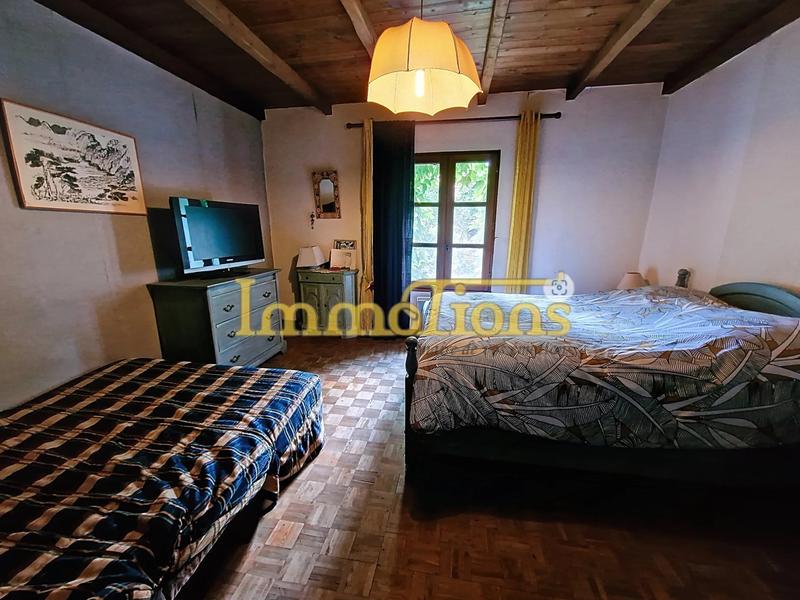 Maison - 243 m² - 5 pièces