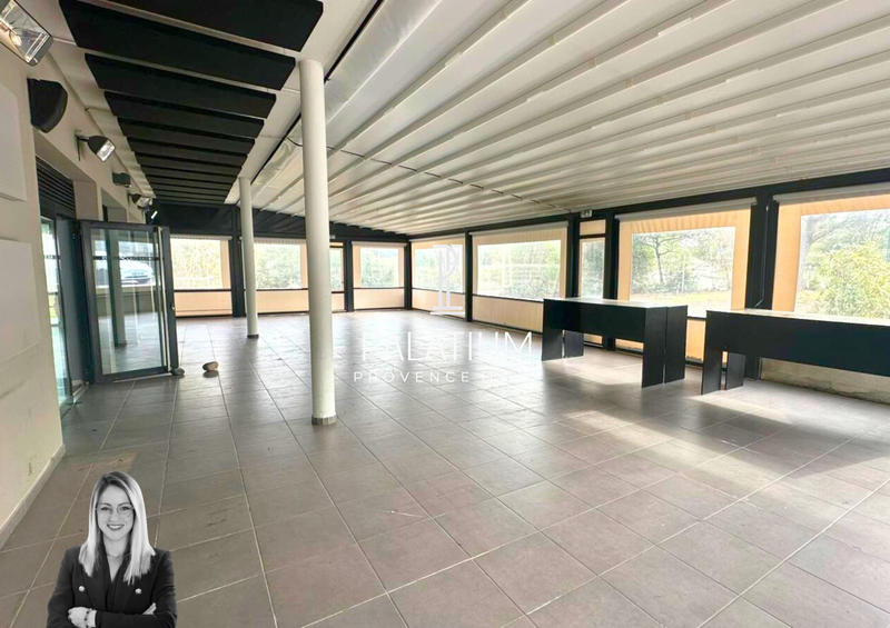 Local commercial - 225 m²