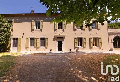 Maison - 405 m² - 12 pièces