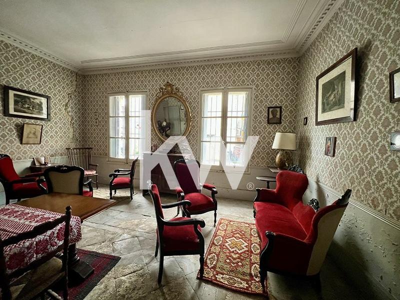 Maison - 280 m² - 5 pièces