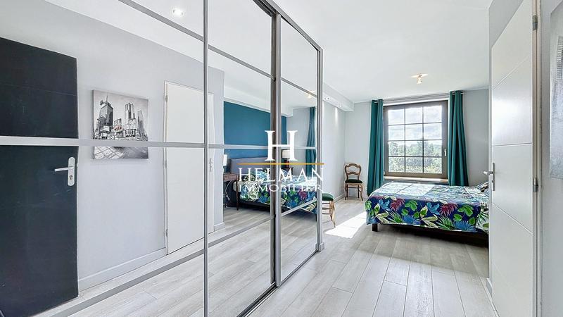 Maison - 600 m² - 10 pièces