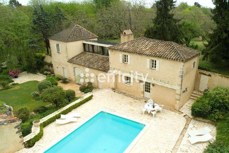 Demeure - 450 m² - 12 pièces