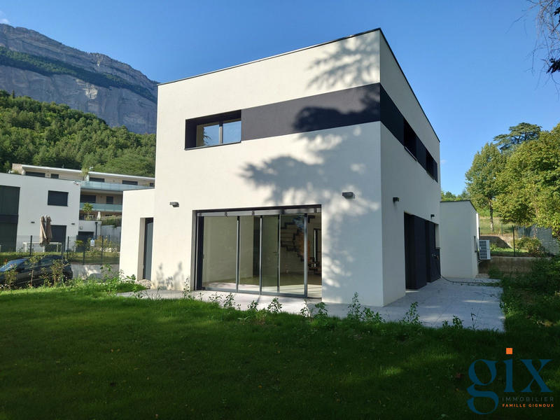 Maison - 141 m² - 5 pièces