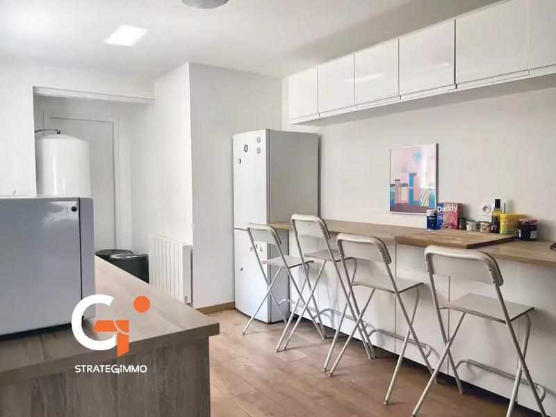 Immeuble - 250 m² - 14 pièces