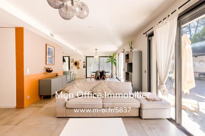 Maison - 180 m² - 5 pièces