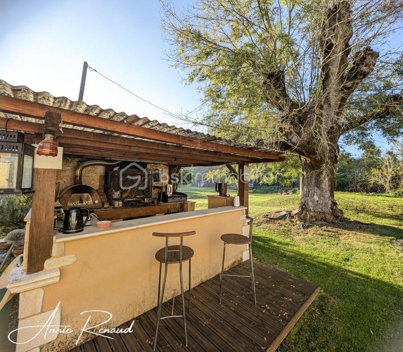 Demeure - 299 m² - 10 pièces