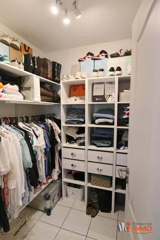 Maison - 200 m² - 6 pièces