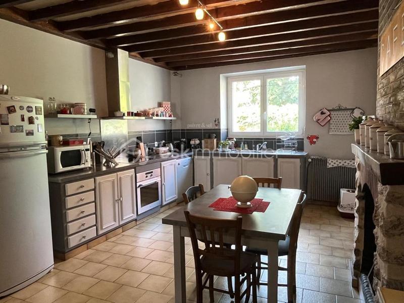 Maison - 245 m² - 8 pièces