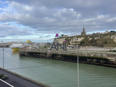 Appartement - 105 m² - 4 pièces