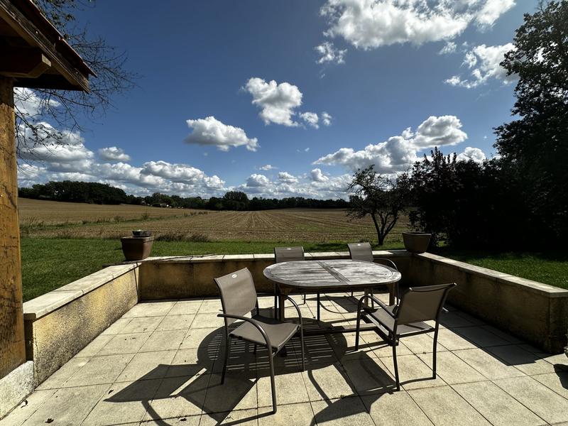 Maison traditionnelle - 243 m² - 8 pièces