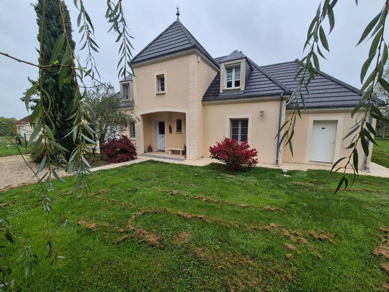 Pavillon - 160 m² - 6 pièces