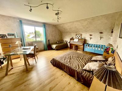 Maison - 329 m² - 11 pièces