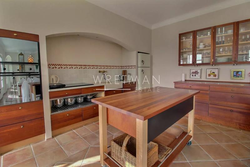Villa - 245 m² - 8 pièces