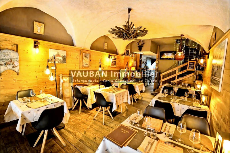 Maison - 227 m² - 9 pièces