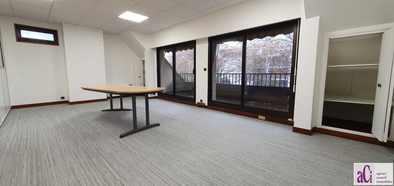 Bureau - 105 m² - 3 pièces