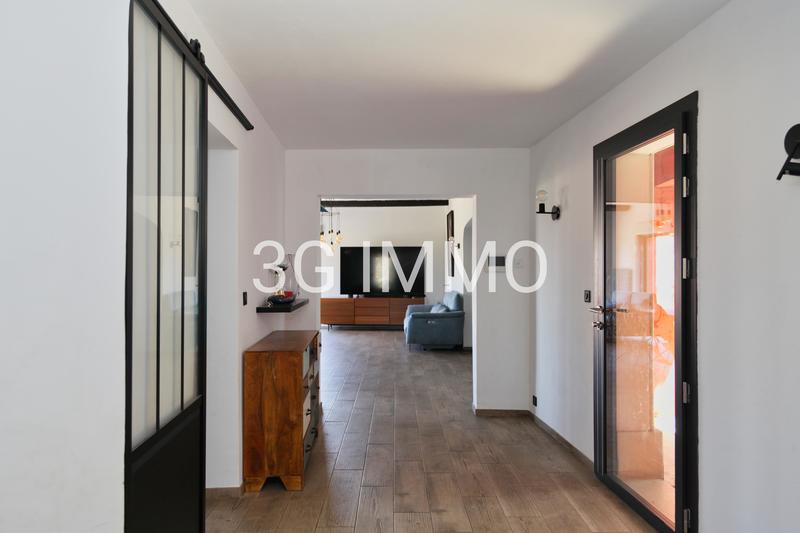Maison - 330 m² - 9 pièces