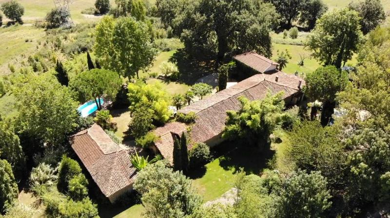 Maison ancienne - 255 m² - 9 pièces