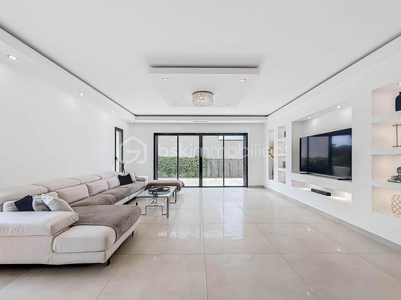 Maison - 170 m² - 5 pièces