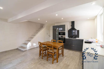 Maison - 90 m² - 5 pièces