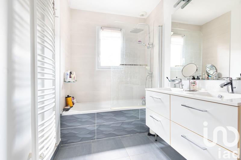 Maison - 143 m² - 6 pièces