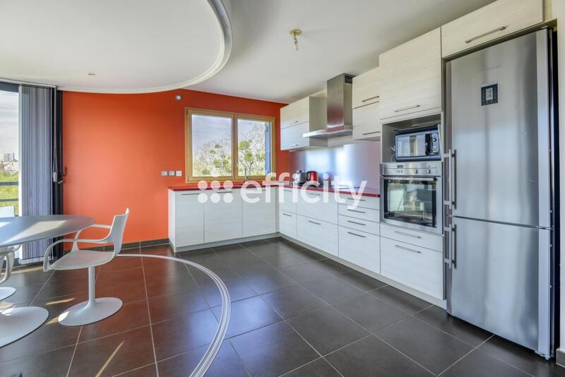 Appartement - 103 m² - 6 pièces