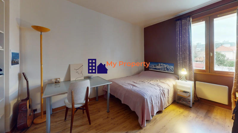 Appartement - 80 m² - 5 pièces