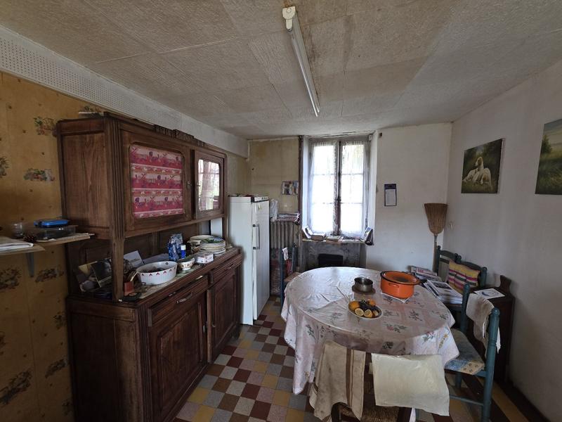 Maison - 99 m² - 11 pièces