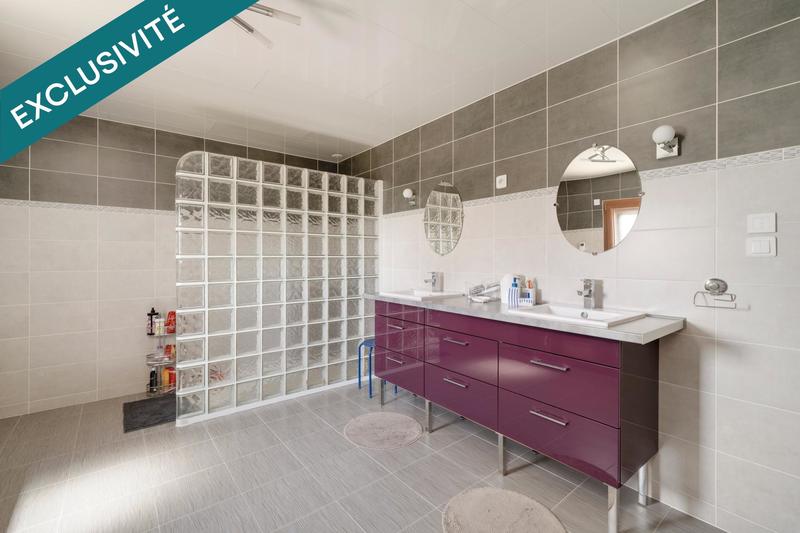 Maison - 214 m² - 5 pièces
