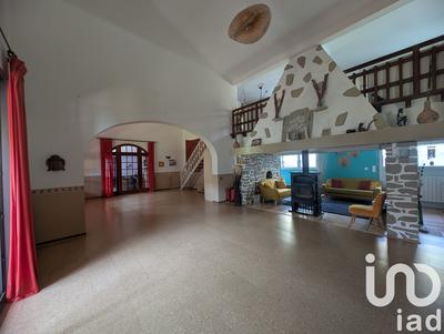 Maison - 350 m² - 10 pièces