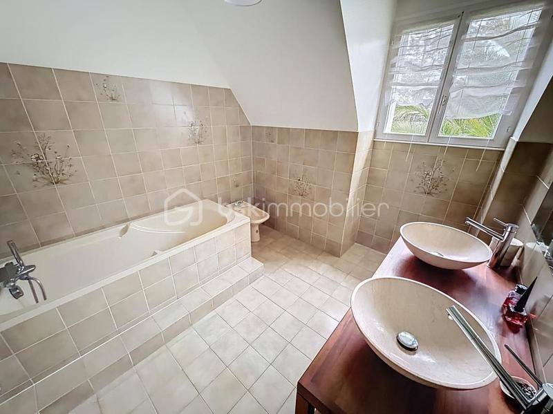 Maison - 167 m² - 7 pièces