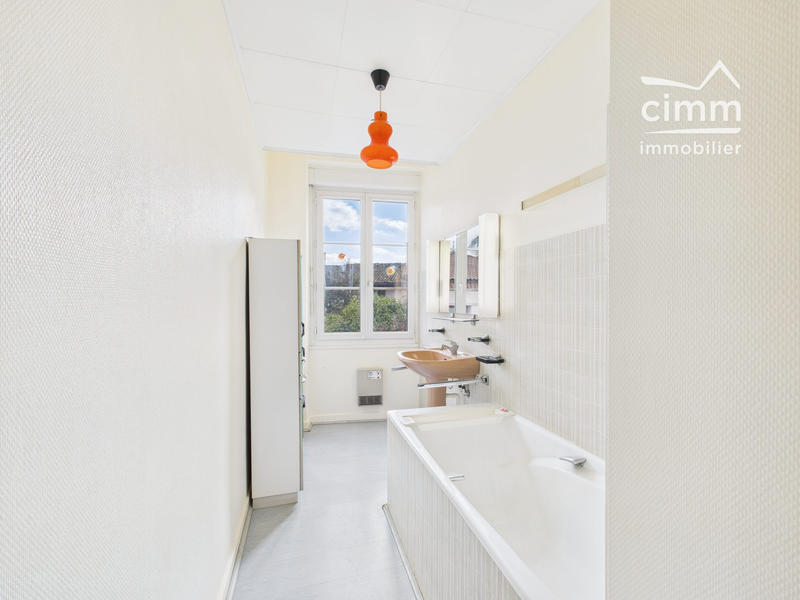 Appartement - 90 m² - 4 pièces