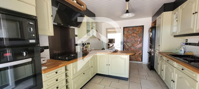 Maison - 215 m² - 7 pièces