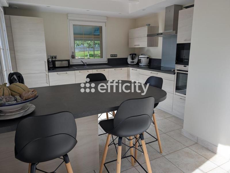 Maison - 240 m² - 10 pièces