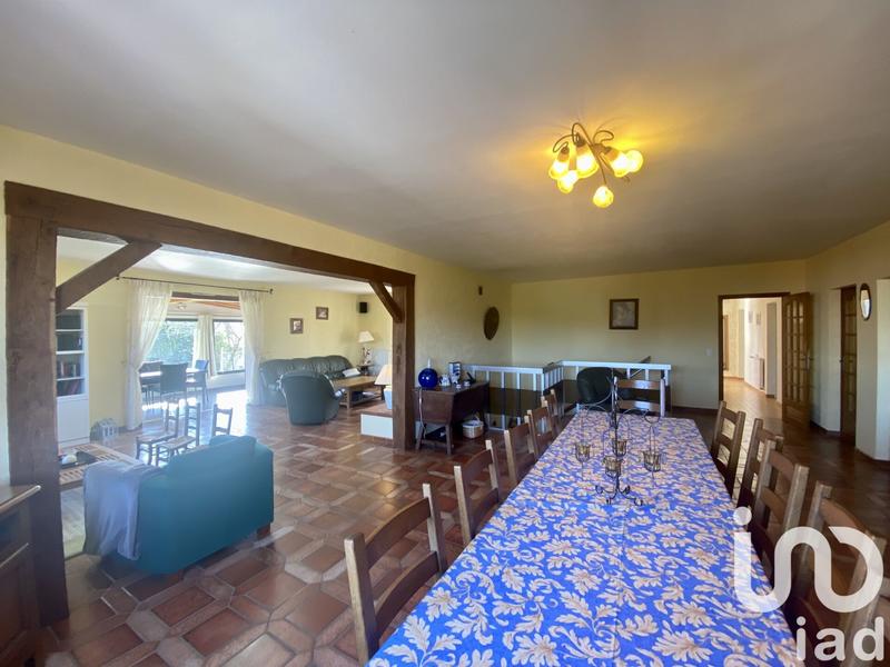 Maison - 302 m² - 9 pièces