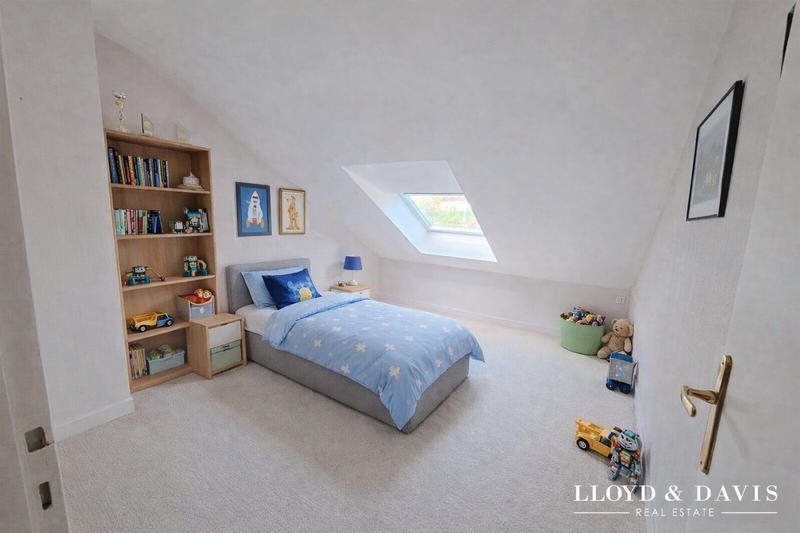 Villa - 237 m² - 8 pièces